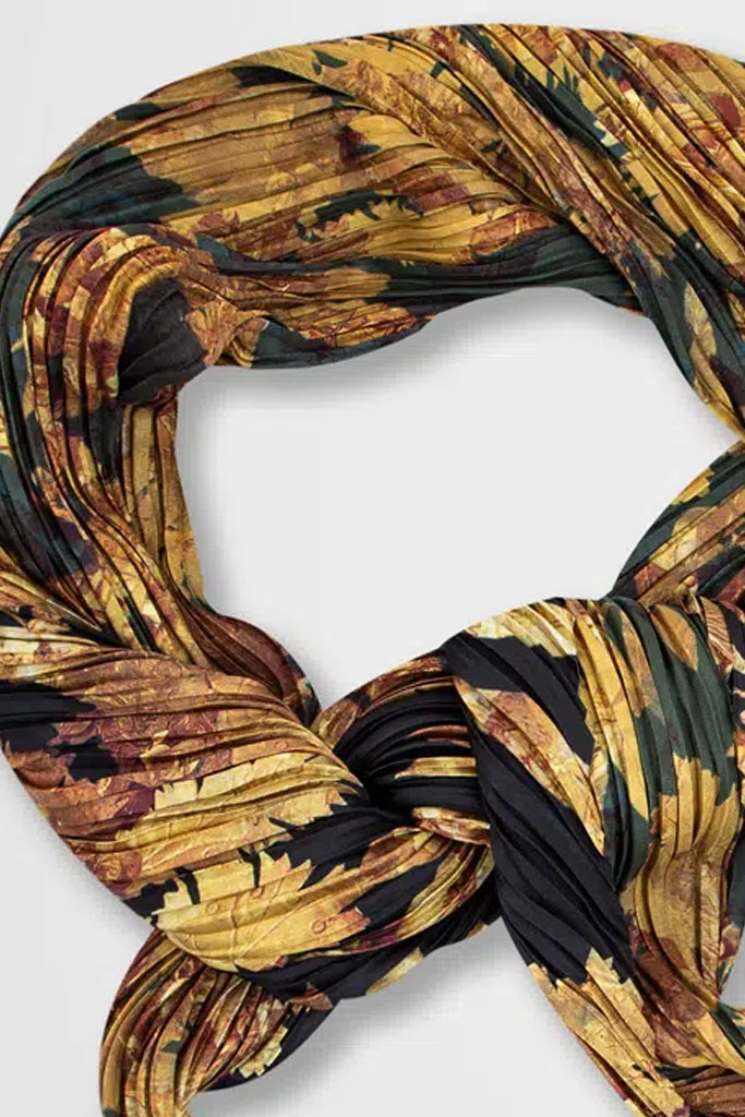 Wreath Μαύρο Χρυσό Εμπριμέ Φουλάρι FST-S-GB Alexandra Tsoukala | Φουλάρια Scarves | Wreath Black Gold Printed Silk Scarf