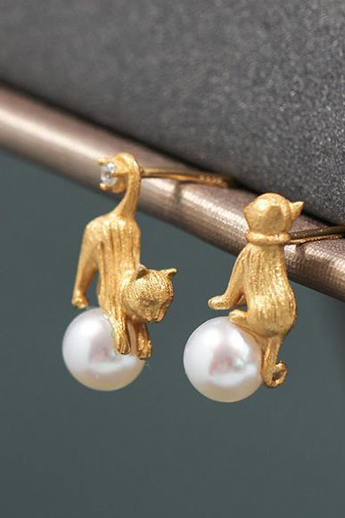 Meaw Χρυσά Σκουλαρίκια Γατάκια με Πέρλες | Κοσμήματα - Σκουλαρίκια | Meaw Gold Cat Pierced Earrings with Pearls